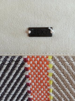 Bolso de hombro multicolor y beige