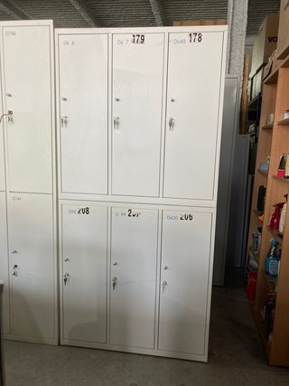Taquillas metálicas de 6 puertas