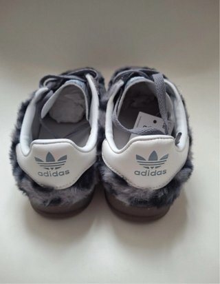 Adidas Gazelle grises estampado animal
