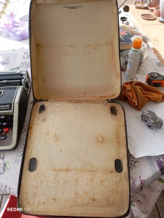 Máquina de escribir Olivetti Lettera DL
