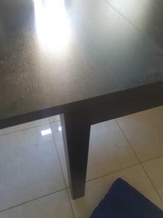 Mesa de comedor negra