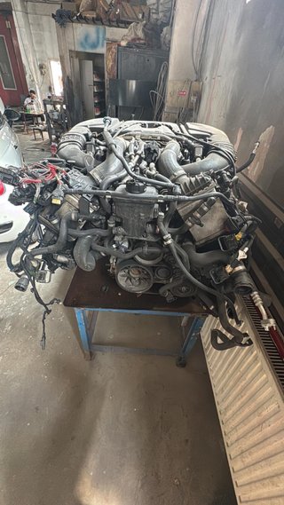 Motor BMW 750i y caja de cambios