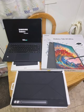 Samsung Galaxy Tab S9 Ultra + Book Cover Keyboard