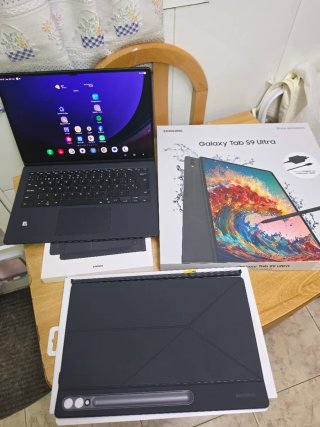 Samsung Galaxy Tab S9 Ultra + Book Cover Keyboard