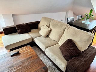 Sofá chaise longue tela beige y marrón