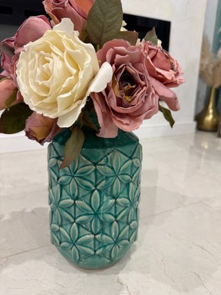 Jarrón grande de cerámica con flores