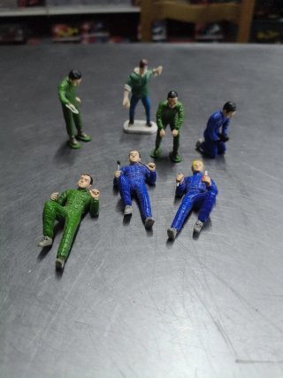 7 Figuras Scalextric Mecánicos Rally 1:32