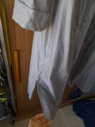 Chaqueta larga gris con capucha unisex como nueva