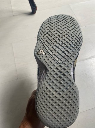 Zapatillas Adidas 36.5 grises con tiras doradas