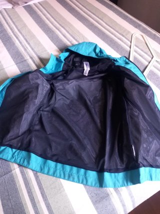 Cortavientos azul talla 10 años