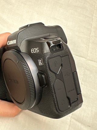 Canon EOS R + RF 28-70mm f2.8 + Cargador y Batería