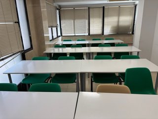 Cortinas, mesas y sillas a 10€