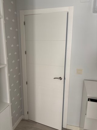 Puerta lacada blanca