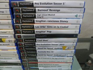 LOTE 41 CARCASAS DE JUEGOS VACIAS PS2