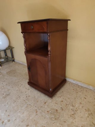 Mueble auxiliar de madera