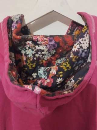 Sudadera Billabong rosa fucsia con logo floral