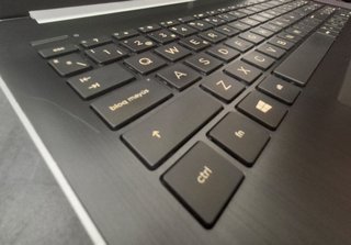 HP Ryzen 7 512GB SSD 16GB RAM Vega 10 2Gb