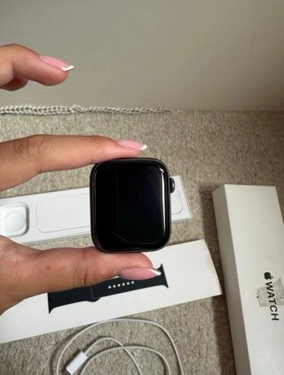 Apple Watch SE 44mm Grigio Siderale + Accessori