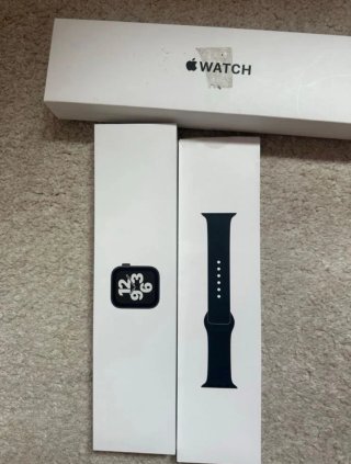 Apple Watch SE 44mm Grigio Siderale + Accessori