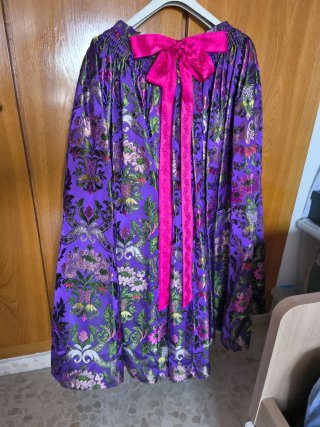 Traje de Fallera Morado y Dorado