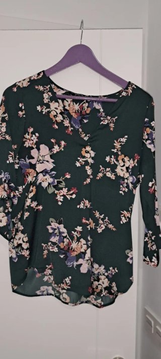 Camisa floral verde Stradivarius