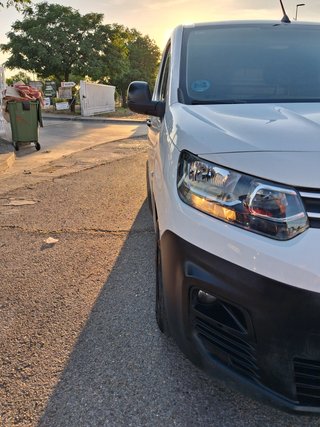 Citroen Berlingo Furgon Van Blue HDI 100cv 2022