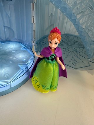 Castelo Frozen com Luzes e Música