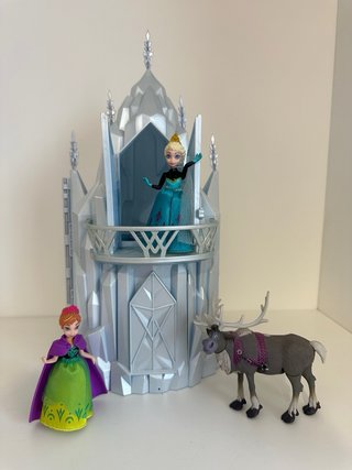 Castelo Frozen com Luzes e Música