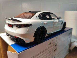 Maqueta Coche 1:18 Alfa Romeo Giulia GTA