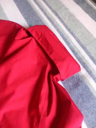 Cortavientos rojo talla 12