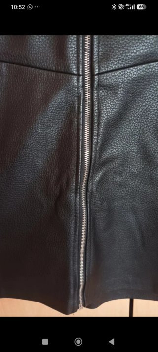 Falda cuero Bershka negra cremallera