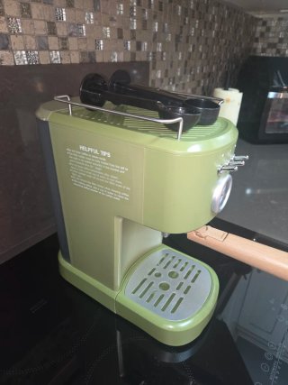 Cafetera verde estilo retro.cecotec.