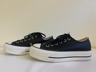 Converse nere Taglia 36