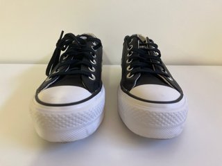 Converse nere Taglia 36
