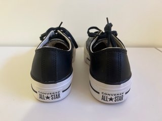 Converse nere Taglia 36