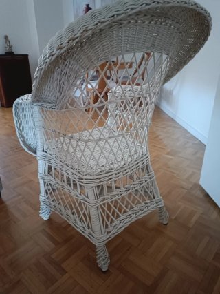 Sillón de mimbre blanco exterior
