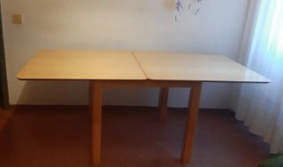 Mesa de salón extensible de madera