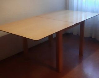 Mesa de salón extensible de madera