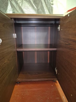 Credenza da ufficio in legno e vetro
