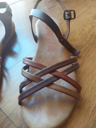Sandalias piel marrones