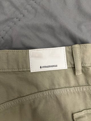 Falda cargo Stradivarius verde militar Talla M