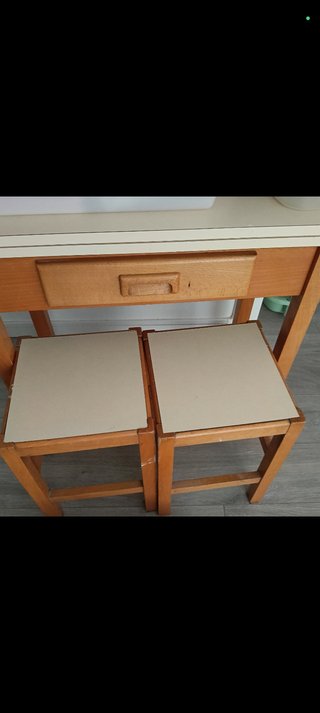 Mesa extensible cocina con 2 taburetes
