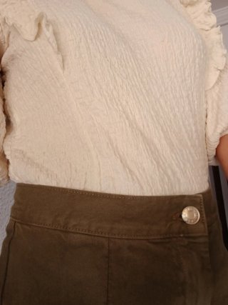 Conjunto falda mango S y camiseta stradivarius L