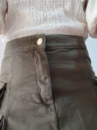 Conjunto falda mango S y camiseta stradivarius L