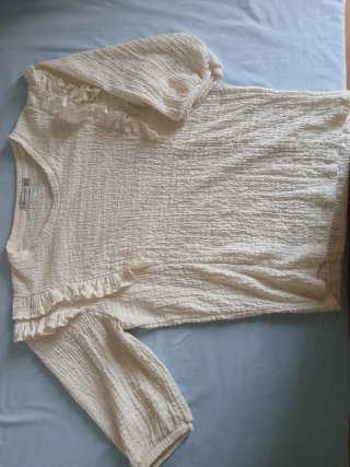 Conjunto falda mango S y camiseta stradivarius L