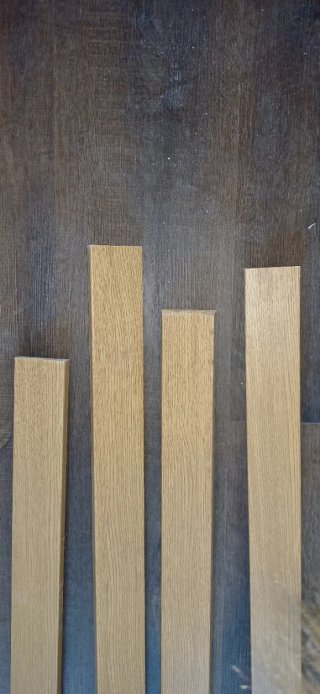 Puerta color madera. Tengo 5 puertas.