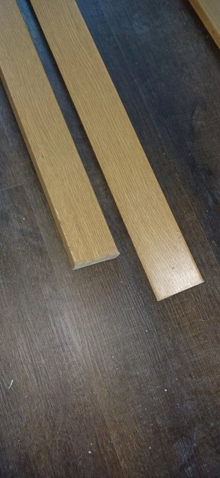 Puerta color madera. Tengo 5 puertas.