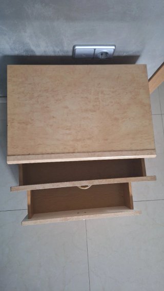 Mesitas de noche de madera + regalo