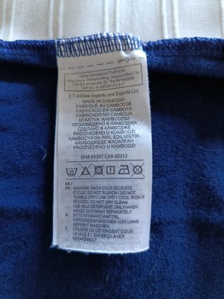 Camiseta deportiva bebé Adidas original.