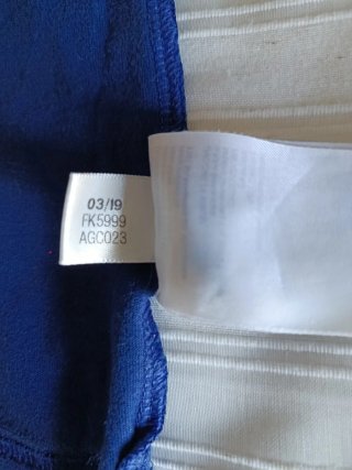Camiseta deportiva bebé Adidas original.